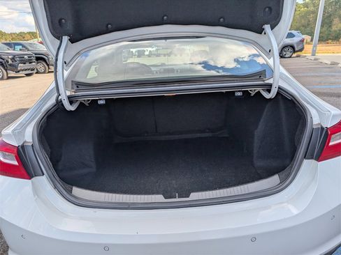 Used 2024 Chevrolet Malibu LT image 31