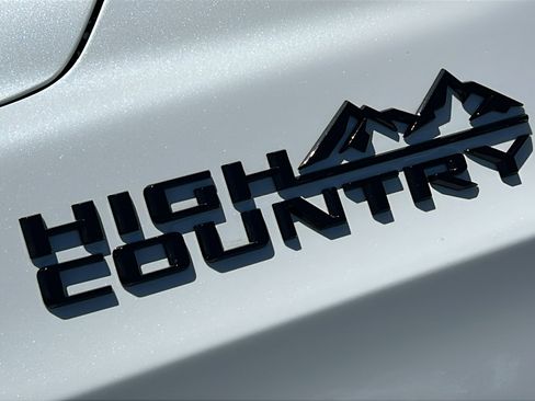 Used 2021 Chevrolet Tahoe High Country w/ Premium Package AWD/4WD image 11