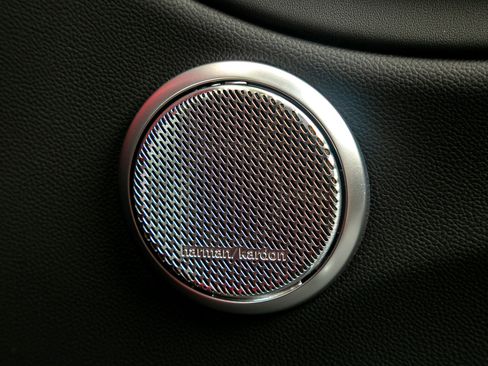 Used 2024 Alfa Romeo Giulia Quadrifoglio image 37