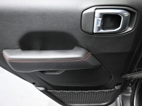 Used 2022 Jeep Wrangler Unlimited Rubicon w/ Cold Weather Group image 31