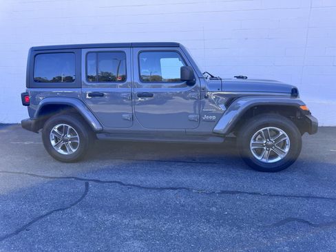 Used 2021 Jeep Wrangler Unlimited Sahara w/ Uconnect 4C Nav & Sound Group image 5