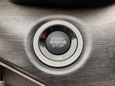 Used 2022 Jeep Grand Cherokee Limited AWD/4WD image 25