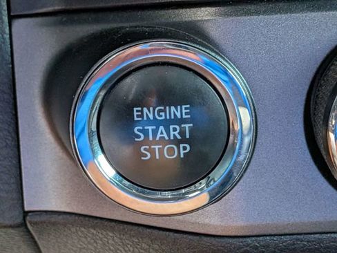Used 2018 Toyota Tacoma TRD Off-Road AWD/4WD image 31