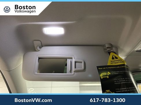 New 2026 Volkswagen Taos SE image 24