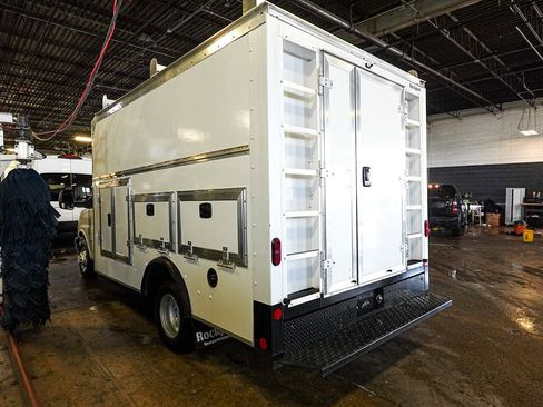 Used 2022 Chevrolet Express 3500 w/ Power Convenience Package RWD image 4