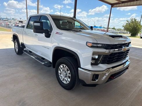 Used 2024 Chevrolet Silverado 2500 LT AWD/4WD image 1