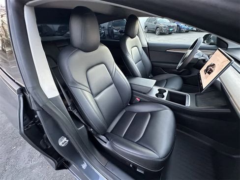 Used 2022 Tesla Model 3 Performance image 15