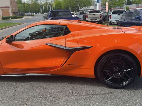 Used 2023 Chevrolet Corvette Z06 w/ Stealth Interior Trim Package RWD image 12