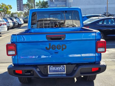 New 2026 Jeep Gladiator Sahara AWD/4WD image 6