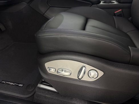 New 2026 Porsche Macan AWD/4WD image 26