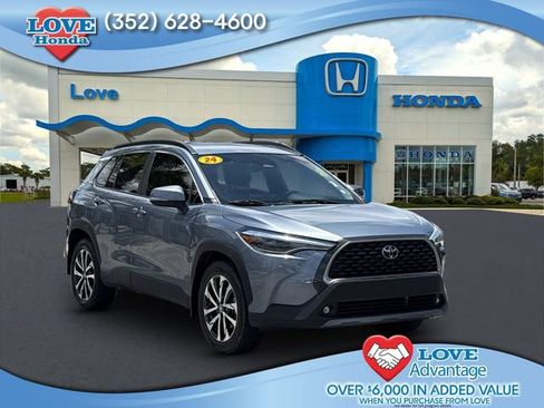 Used 2024 Toyota Corolla Cross XLE w/ Convenience Package AWD/4WD image 1