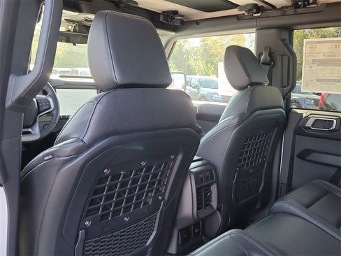 New 2025 Ford Bronco Badlands image 9