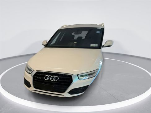 Used 2018 Audi Q3 2.0T Premium Plus AWD/4WD image 2
