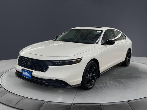 Certified 2025 Honda Accord SE image 7