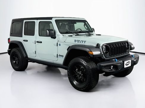 Used 2024 Jeep Wrangler Unlimited AWD/4WD image 2