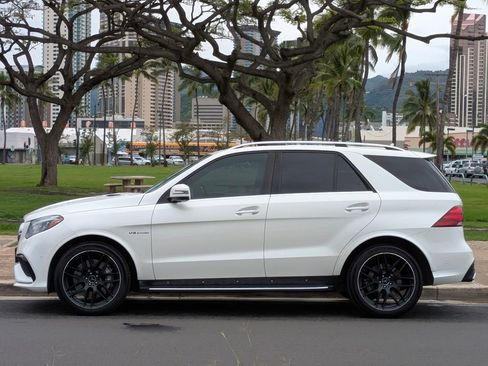 Used 2017 Mercedes-Benz GLE 63 AMG 4MATIC image 2