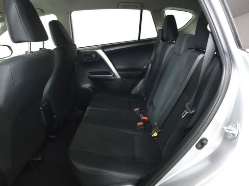 Used 2018 Toyota RAV4 LE AWD/4WD image 21