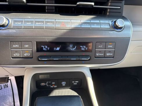 Used 2024 Hyundai Kona SEL image 29