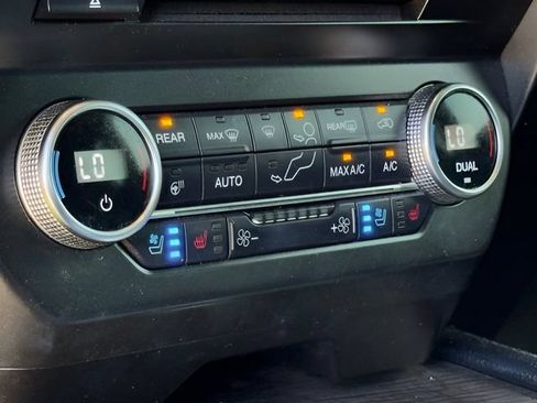 Used 2018 Ford Expedition Limited w/ Equipment Group 302A RWD image 24