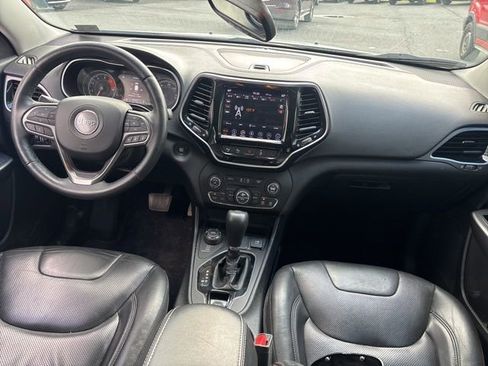 Used 2019 Jeep Cherokee Limited w/ Technology Group AWD/4WD image 8