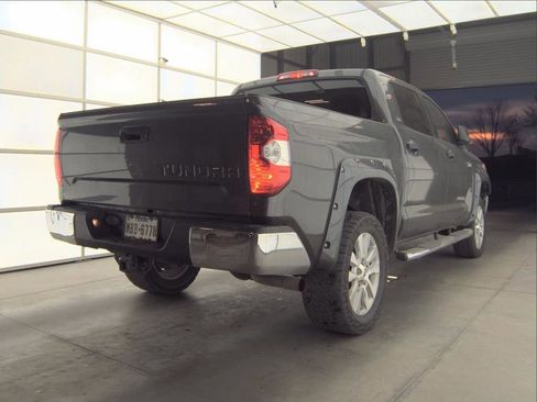 Used 2018 Toyota Tundra SR5 w/ SR5 Upgrade Package RWD image 2