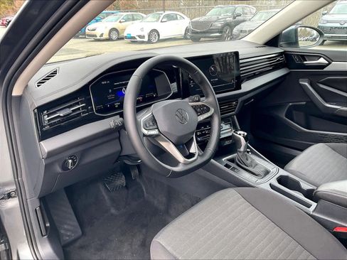 Used 2025 Volkswagen Jetta S image 8