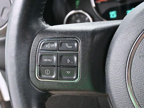 Used 2018 Jeep Wrangler Unlimited Sport S AWD/4WD image 17