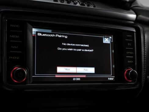 Used 2015 Ferrari California T image 37