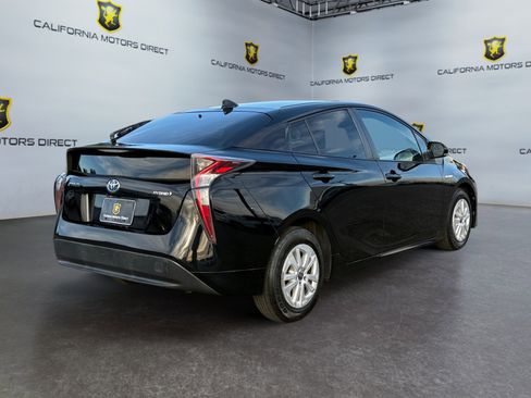 Used 2017 Toyota Prius Two w/ Carpet Mat Package image 5