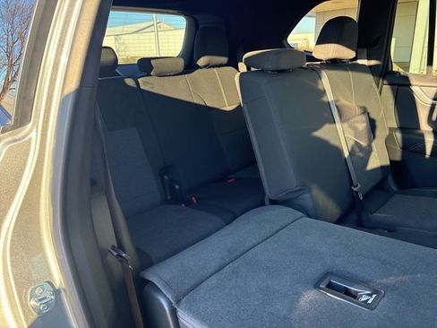 Used 2025 GMC Acadia Elevation image 22