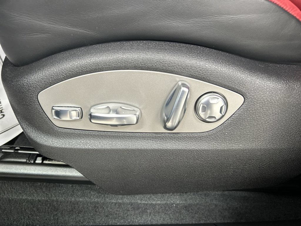 Certified 2026 Porsche Macan AWD/4WD image 10