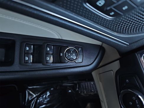 Used 2023 Ford Edge Titanium image 30