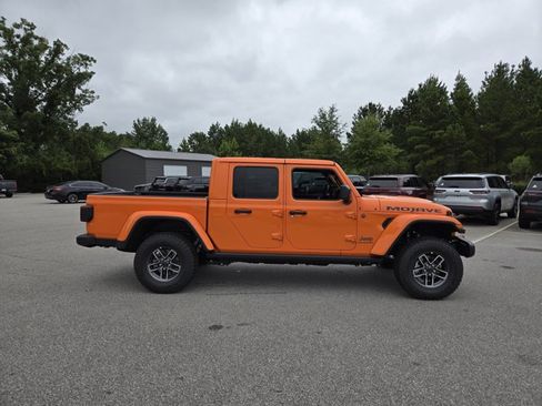 New 2025 Jeep Gladiator Mojave w/ Convenience Group image 4