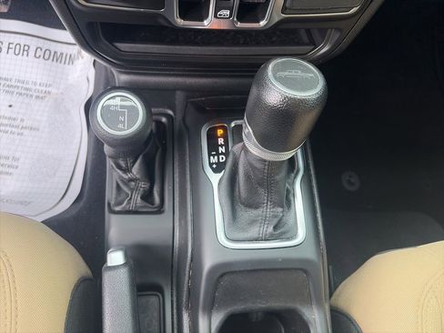 Used 2021 Jeep Gladiator Sport AWD/4WD image 21