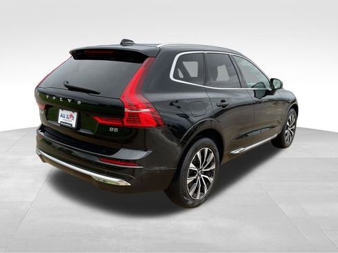 Used 2023 Volvo XC60 B5 Plus image 8