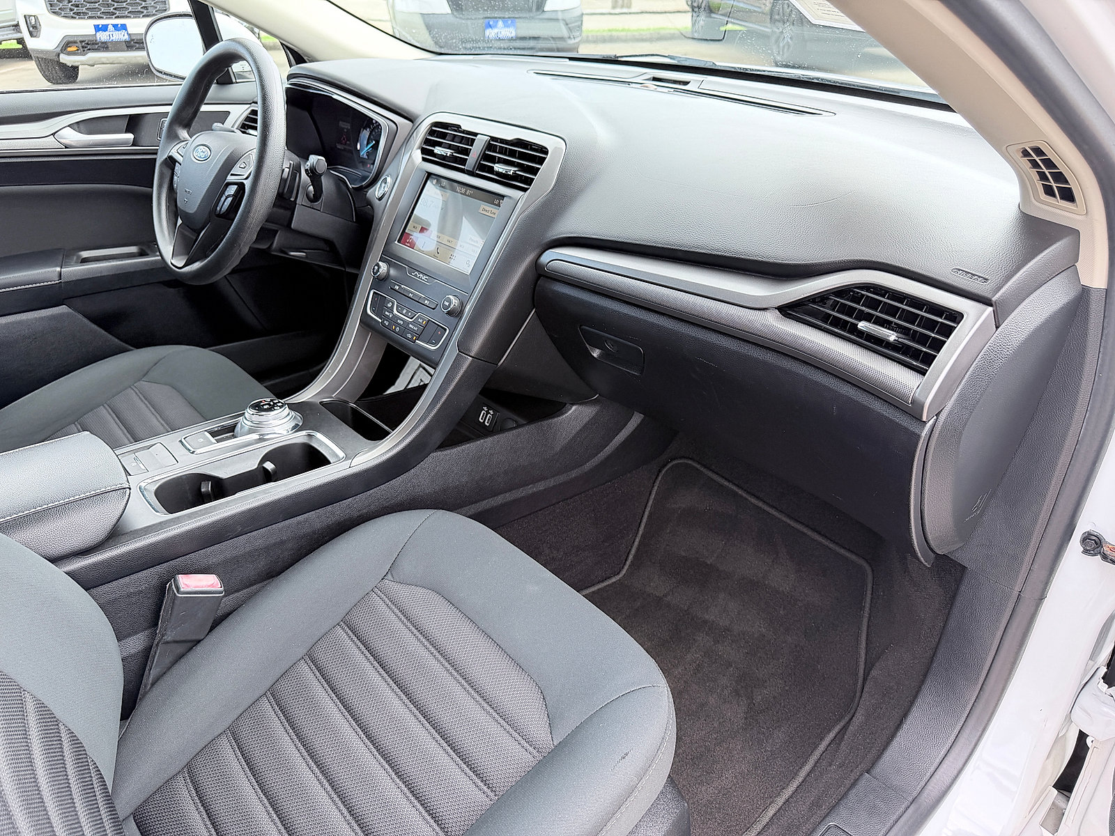 Used 2019 Ford Fusion SE FWD image 13
