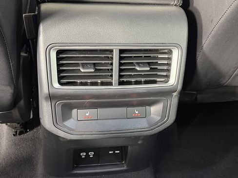 Used 2025 Volkswagen Atlas Cross Sport SEL Premium R-Line image 20