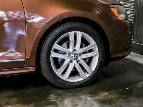 Used 2017 Volkswagen Jetta SEL FWD image 55
