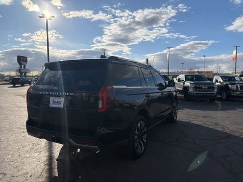 Used 2025 Ford Expedition Platinum w/ Driver's Package image 7