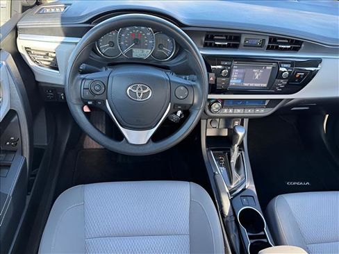 Used 2015 Toyota Corolla LE image 12
