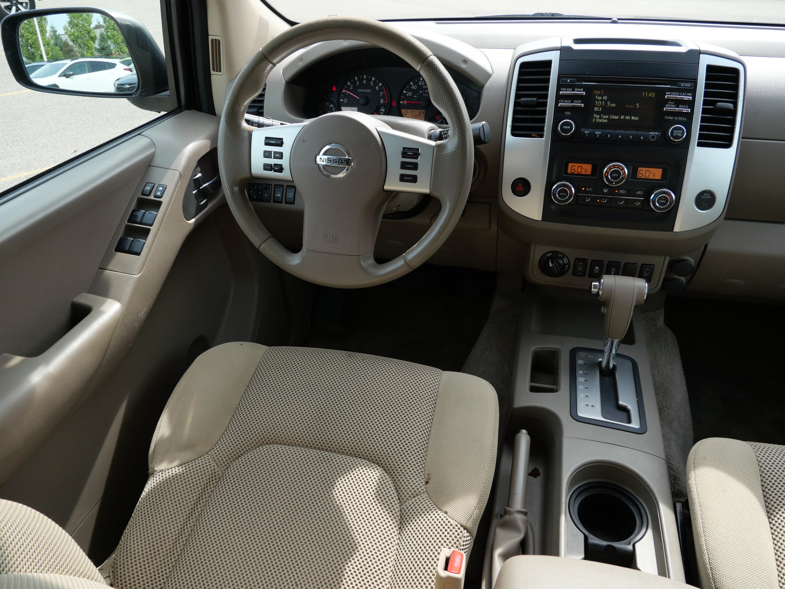 Used 2014 Nissan Frontier SV w/ SV Value Truck Package AWD/4WD image 9