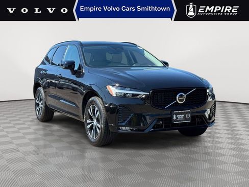 Used 2025 Volvo XC60 B5 Core AWD/4WD image 1
