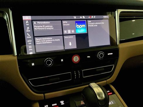 Used 2025 Porsche Macan Turbo image 19