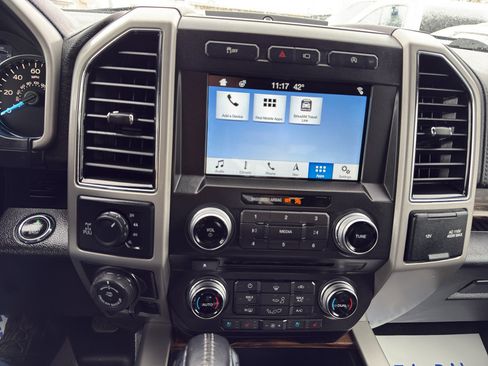 Used 2018 Ford F150 Lariat w/ Equipment Group 502A Luxury image 15