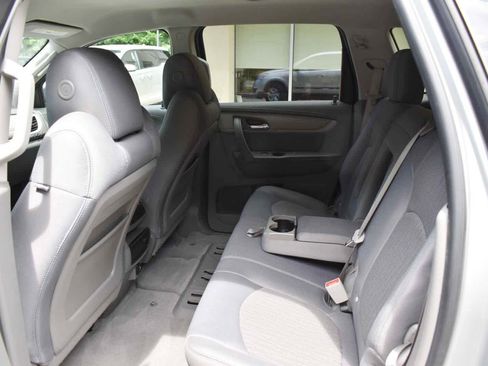 Used 2017 Chevrolet Traverse LS FWD image 13