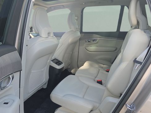 Used 2023 Volvo XC90 B6 Plus w/ Protection Package Premier AWD/4WD image 11