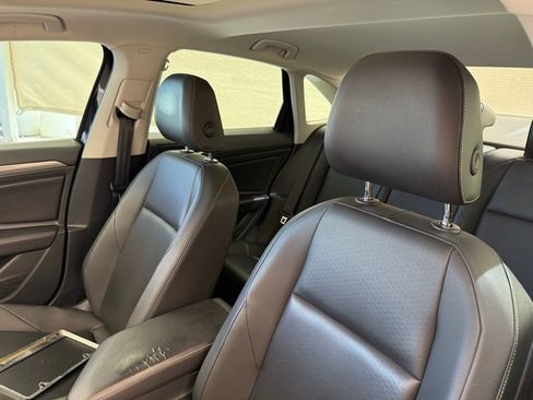 Used 2019 Volkswagen Jetta SEL image 11