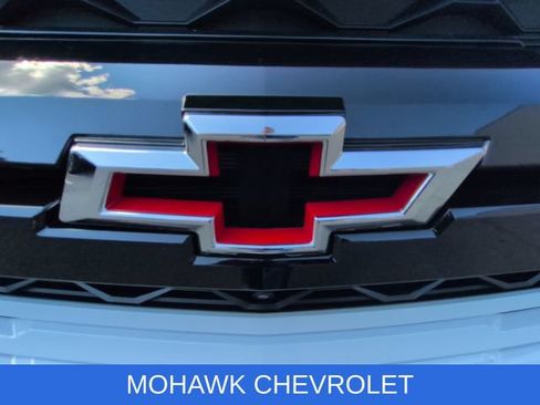Used 2024 Chevrolet Colorado ZR2 w/ ZR2 Convenience Package III AWD/4WD image 32