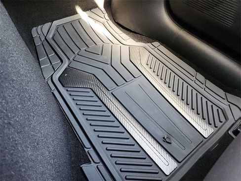 Used 2023 Dodge Challenger R/T w/ Blacktop Package image 30