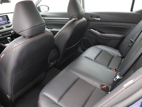 Used 2024 Nissan Altima 2.5 SR image 11